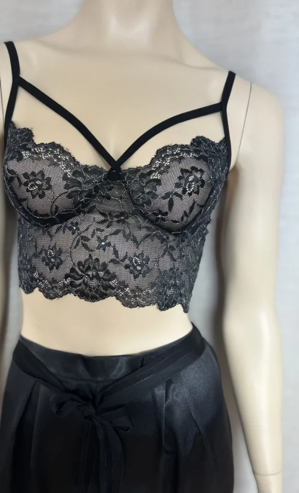noir-balconnet-dentelle-bretelles-croisees