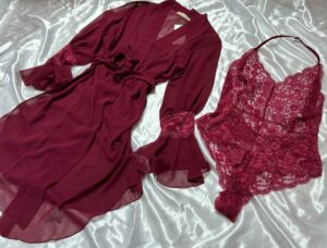 La Captivante (body & peignoir)