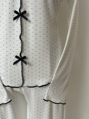 Pyjama femme blanc à pois noirs avec col V – fabrication turque