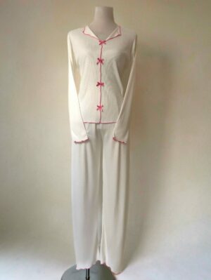 Pyjama femme blanc à pois roses avec col V – fabrication turque